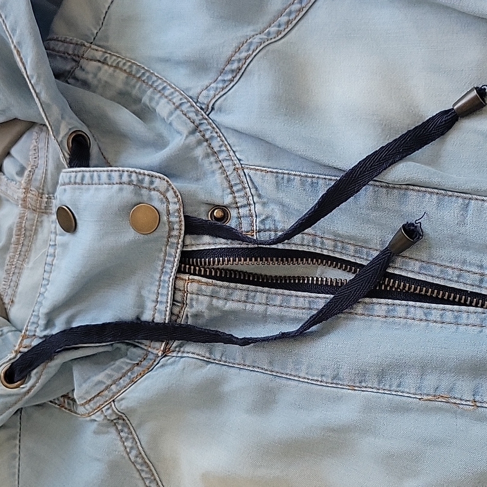 Forever 21 Hooded Chambray Jacket - Picture 4 of 5